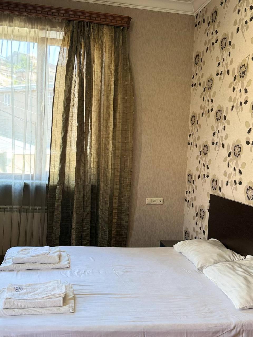 Centre Hotel-Hostel Ереван Экстерьер фото