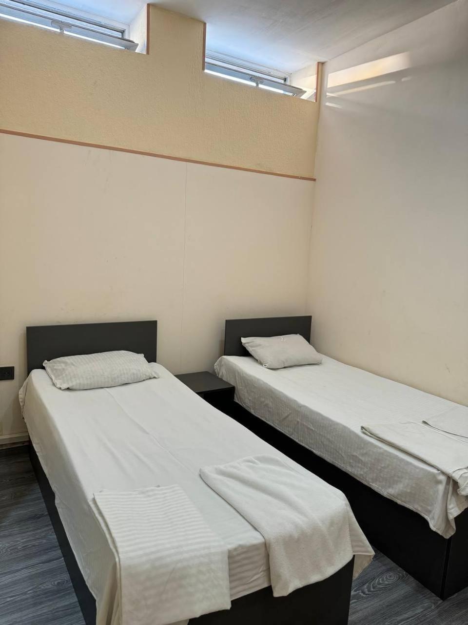Centre Hotel-Hostel Ереван Экстерьер фото