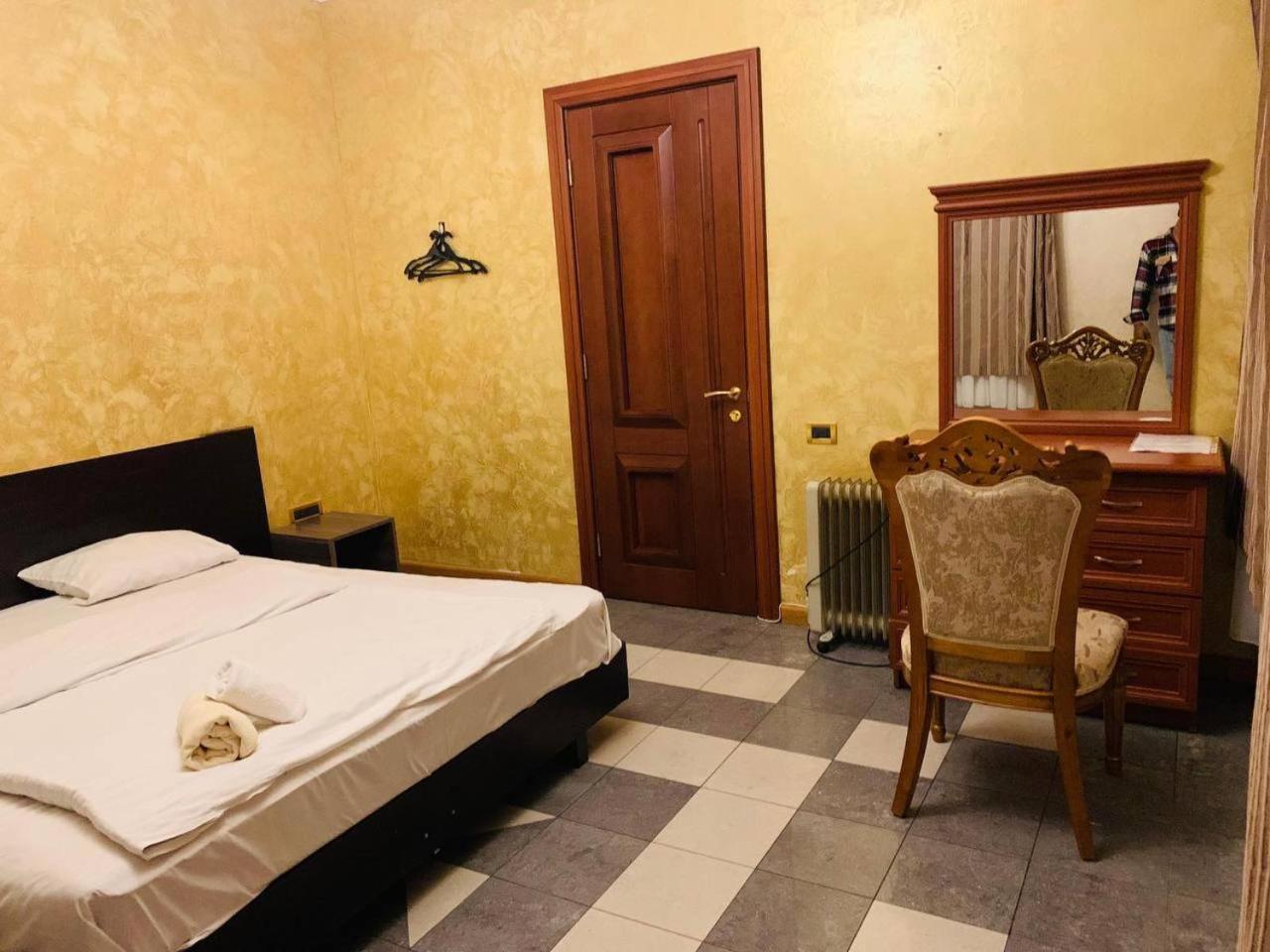 Centre Hotel-Hostel Ереван Экстерьер фото