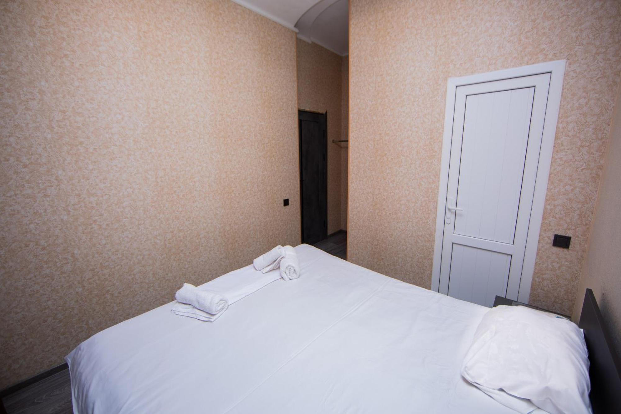 Centre Hotel-Hostel Ереван Экстерьер фото