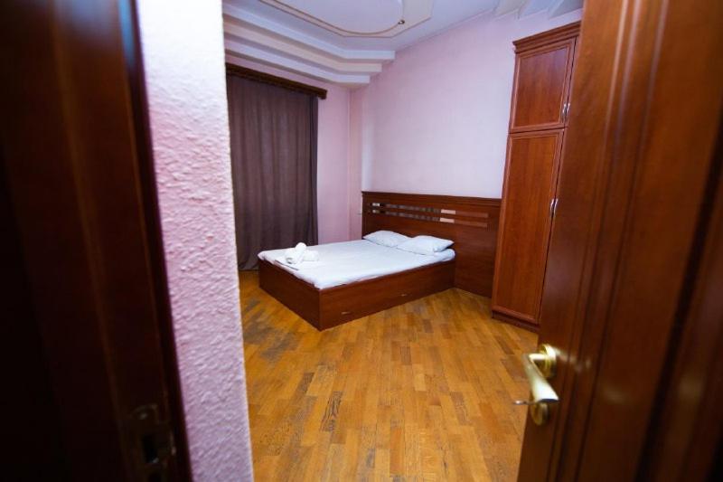 Centre Hotel-Hostel Ереван Экстерьер фото