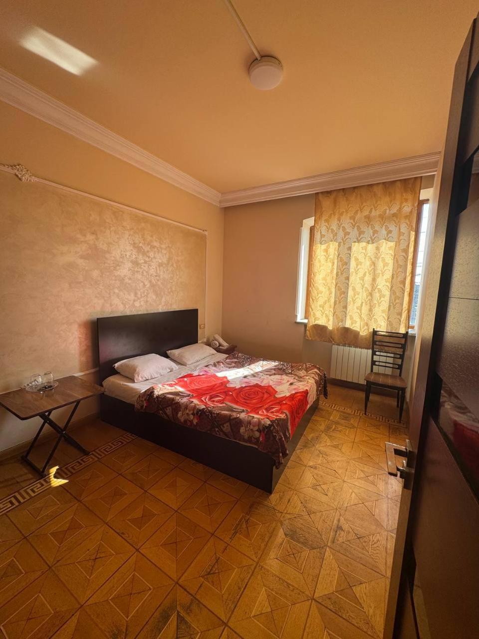 Centre Hotel-Hostel Ереван Экстерьер фото